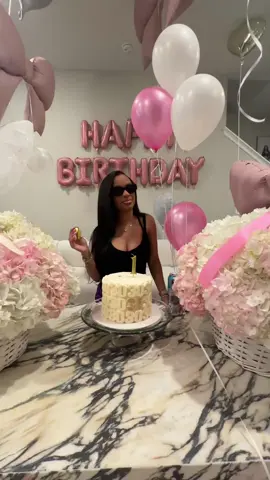 life comes at you fast . 11/8 ♏️ #abcxyz #happybirthdaytome 