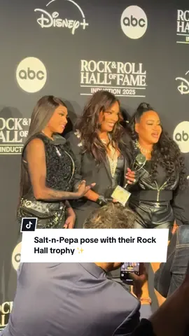 Look at that trophy ✨shine✨ 🎸 @Salt-N-Pepa Official @Rock Hall 