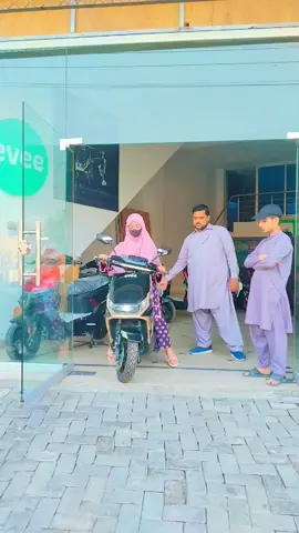 Evee Gen Z new update sold out 🖤  #viralvideo #trandingsound #EveeChichawatni #eveeelectricscooters #foryoupageofficiall 