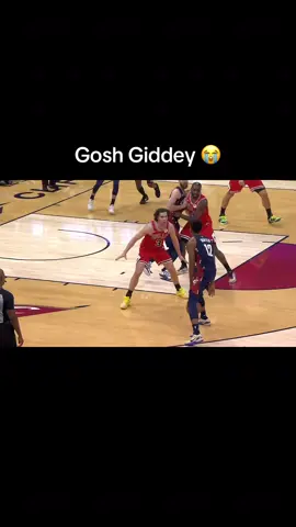 Gosh giddey had his ankles snatched #joshgiddey #deandrehunter #NBA #anklebreaker #fyp 