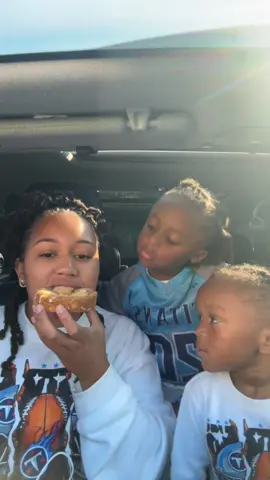 Today we got a chance to try @Bee’s Bakehouse ! The banana pudding one is my fav!!! Be sure to check them out!! #memphis #memphisdesserts 