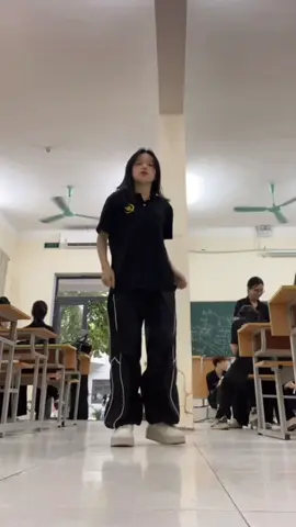 Sẵn sàng cho HLU FEST tối nay ❤️‍🔥  #lesserafim #spaghetti #hlu #chaotansinhvien #05 