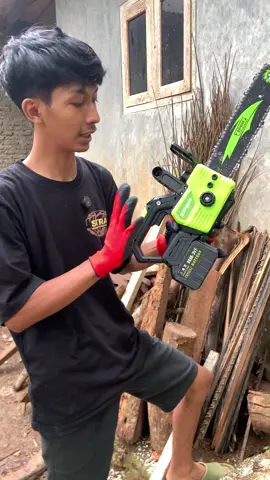 Gergaji senso pake baterai #gergaji #gergajikayu #gergajibaterai 