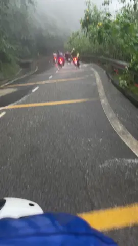 Ba vì ngày 8/11 #vườnquocgiabavi  Ai gặp tụi mình không nhì 🤣🤣