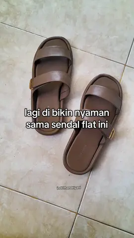 kata aku mah cakep nih sendal #sendalisrinisran #sandal #sandalflat #sandalwanita #OOTD 