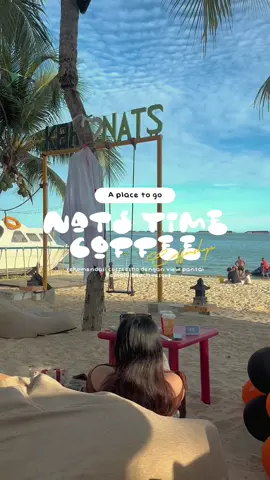 Balikpapan rasa bali ?  ini dia rekomendasi coffeeshop dengan view pantai + sunset dibalikpapan 💗🫶🏻 ☕️ Nats Time Coffee 📍 Kemala beach resort #pantaibalikpapan #coffeeshopbalikpapan #nyorebalikpapan #coffeeshopantai #kemalabeachbalikpapan 