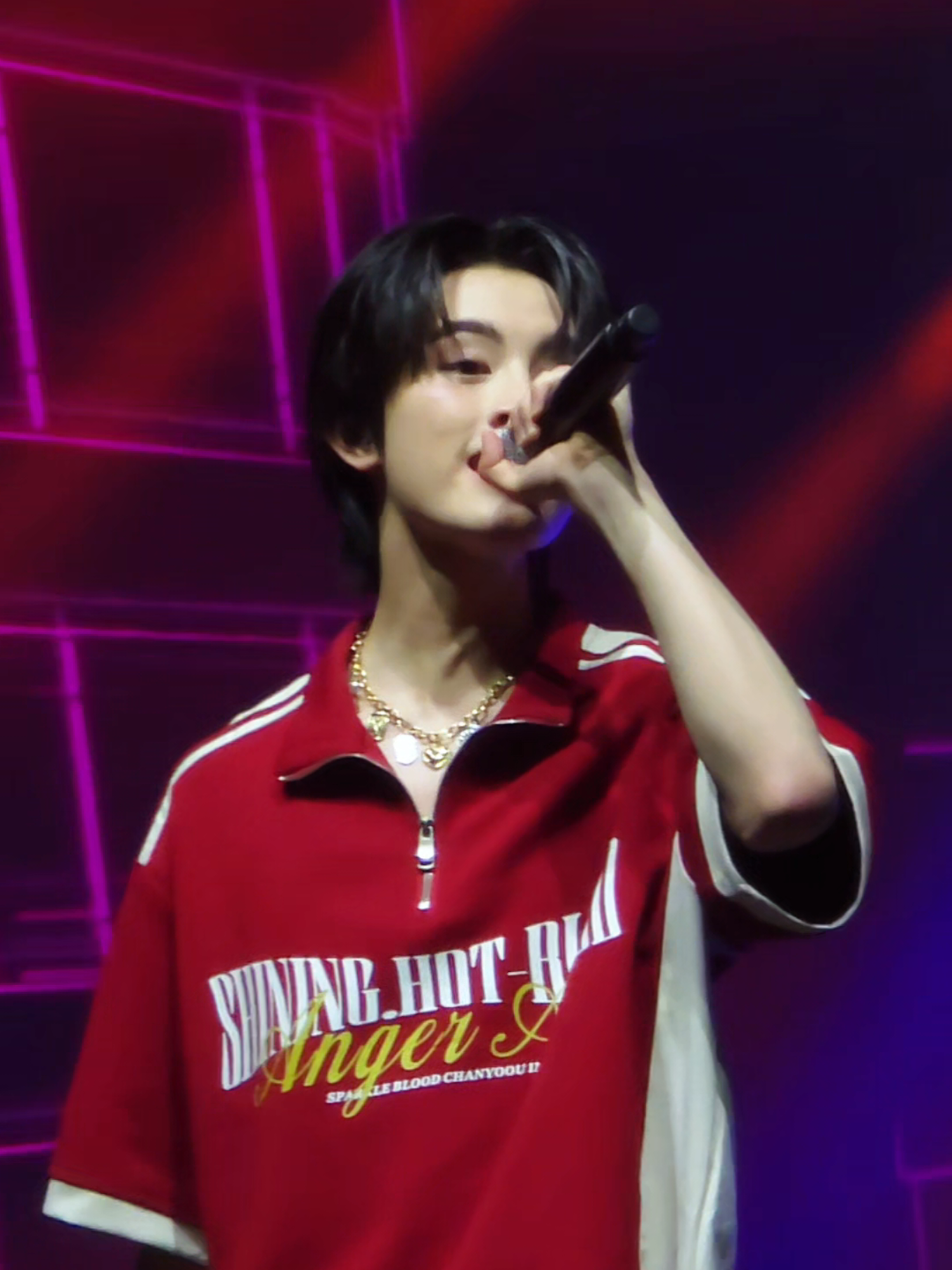 เธอเหมือนกับแสงไฟ ที่ไม่ใช่ไฟประดับ แสนไกลก็ยังเจิดจรัส ✨️❤️ #AAashirakorn @AA BUS  #BUSbecauseofyouishine  #FantaFestTHxBUS 