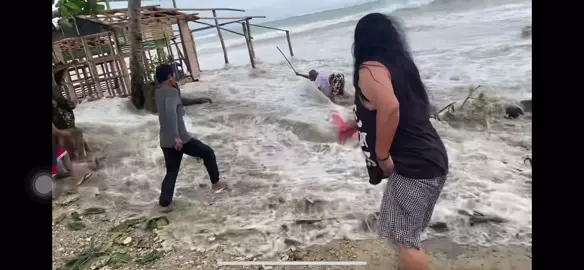 Typhoon Uwan #uwan  #typhoon #philippines #bagyo (This video is not mine)