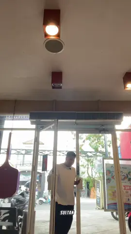 Sekarang giliranmu cobain Rek #pizza #dominospizza #kuliner #promotiktok #foryoupage  Cara ambil vocer klik tag lokasi di vidio ni 