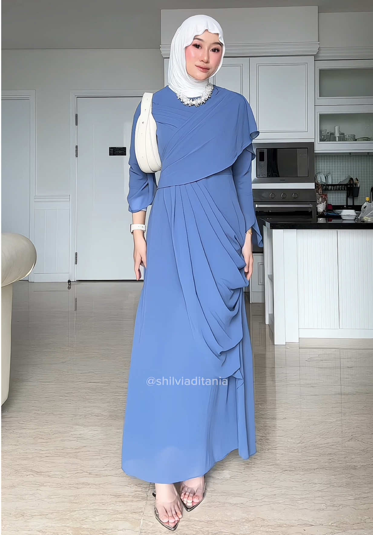 Princess bgt kalo pake dress inituhh! @Elshafa.Co  #dress #dresslebaran #seragambridesmaid #ootdfashion #hijabstyle 