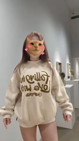 ai chê con áo này bước ra đây!! #aosweater #fyp #xh 