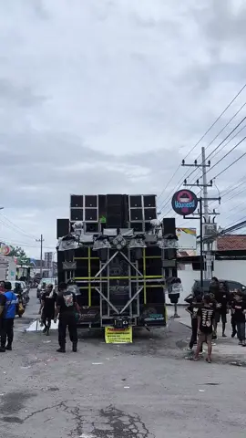 menuju start losari ploso jombang kulo nuwun nggeh warga ploso🥰 #aramusic #bukanmainmain #aramusicjombang #rjlighting #fyp 