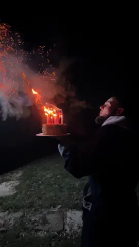 В Инсте ролик прям взорвался 💥 Было столько комментариев — «попробуйте с корицей», «а с крахмалом лучше!» 😅 Мы всё прочитали и решили проверить самые частые советы 🔥 А теперь ваша очередь — с чем сделать следующий? Или может, подскажете новый тренд, который стоит протестить? 👇 #комментырешают #советыподписчиков #эксперимент #тренды2025 #проверяем