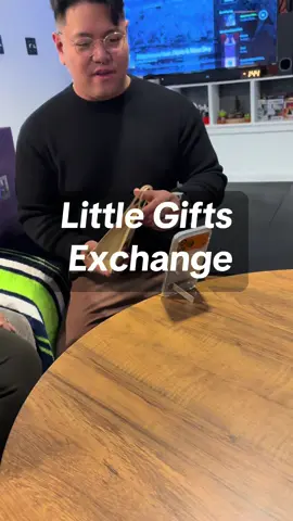 Little Gifts Exchange with friends  #friendsgiving #wingsgiving #littlegifts #bigsmiles 