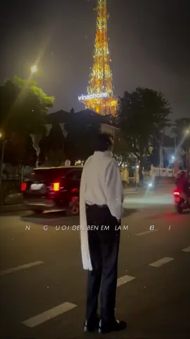 Người đến với anh làm chi ? Xem em như cả cuộc đời ,em xem tình là trò chơi 