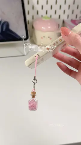 luôn nhớ nhở bản thân phải yêu thương mình nha 💞🌸 #daphongthuy #hudanangluong #tleejewelry #thachanhhong #imbiene 