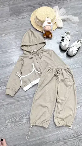 Set thể thao 3 chi tiết bé gái và mẹ. Em để ngay link dưới ạ #setbegai #myoutfit #boquanaochobe #bomacnhachobe #set3chitietbegai 