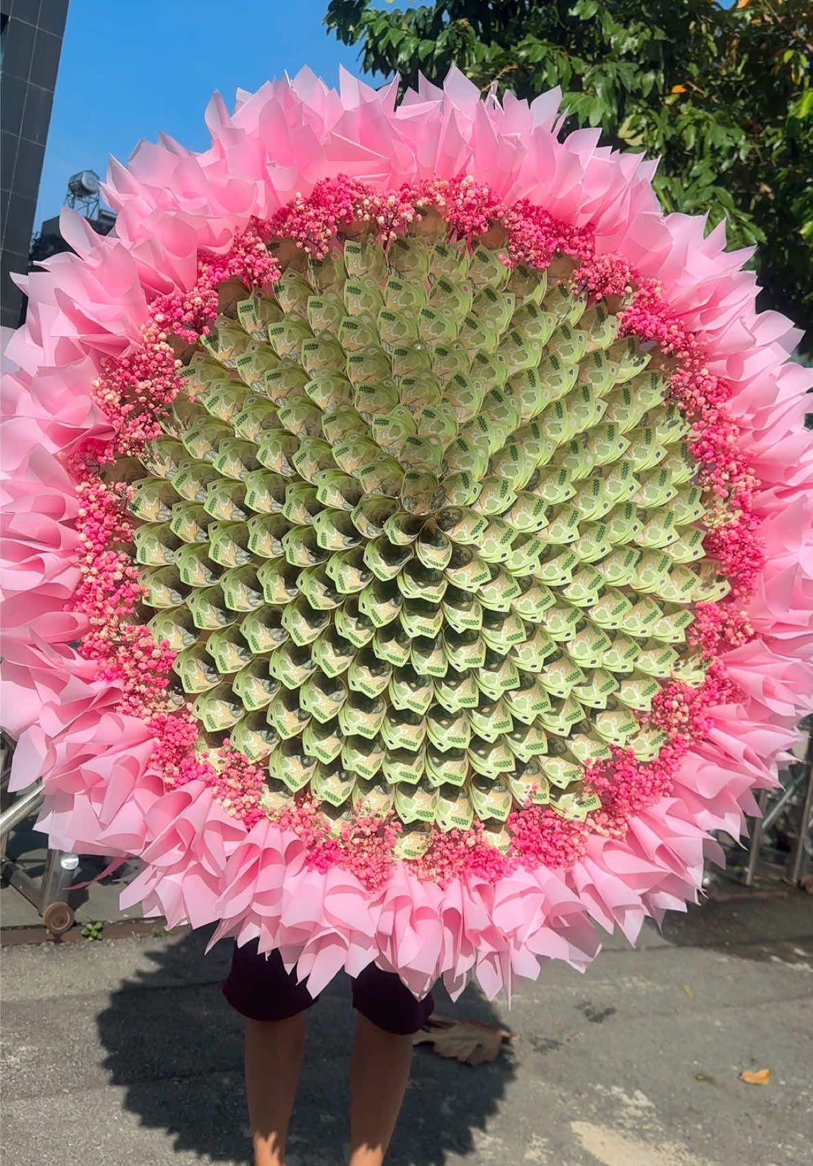 Bó 100tr và 20tr. Bó nào đẹp hơn ạ? Cả nhà cho xin ý kiến ạ  ❤️😍🥰 #bóhoatiền #hoatiền #hoatiềnsàigòn #xuhuong #hottrend  