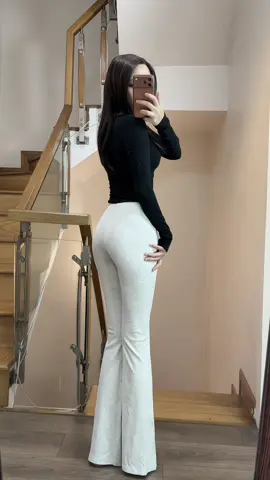 Quần loe tôn dáng