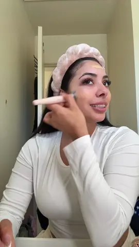 get ready w mee 💋🫶🏽 to me why i can never finish a thought??? also i just started literally yapping😭😭 #grwm #getreadywithme #makeup #lanternfestival 