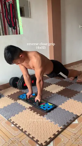 no time to go to the gym? no problem #pushupboard #fyp #homeworkout 