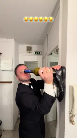 დაავიწყდა სად არი, რა ოპერა, რის ფრაკი, რა ბაბთა, რაის იმიჯი, როცა ძმაკაცს დახმარება სჭირდება და 0:44 წამზე გოგიტიძის სახე 🤦🏻‍♂️🙈😂😂😂😂