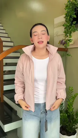 Em áo khoác Laroma này mấy chị em nên có một cái trong tủ nhen.  #aokhoacgionu #aokhoacnu #aokhoacnucaocap #laroma #cohieuslay 