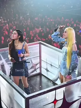 hold hands tightly.. #หลิงออม #lingorm #ormkornnaphat #linglingkwong 