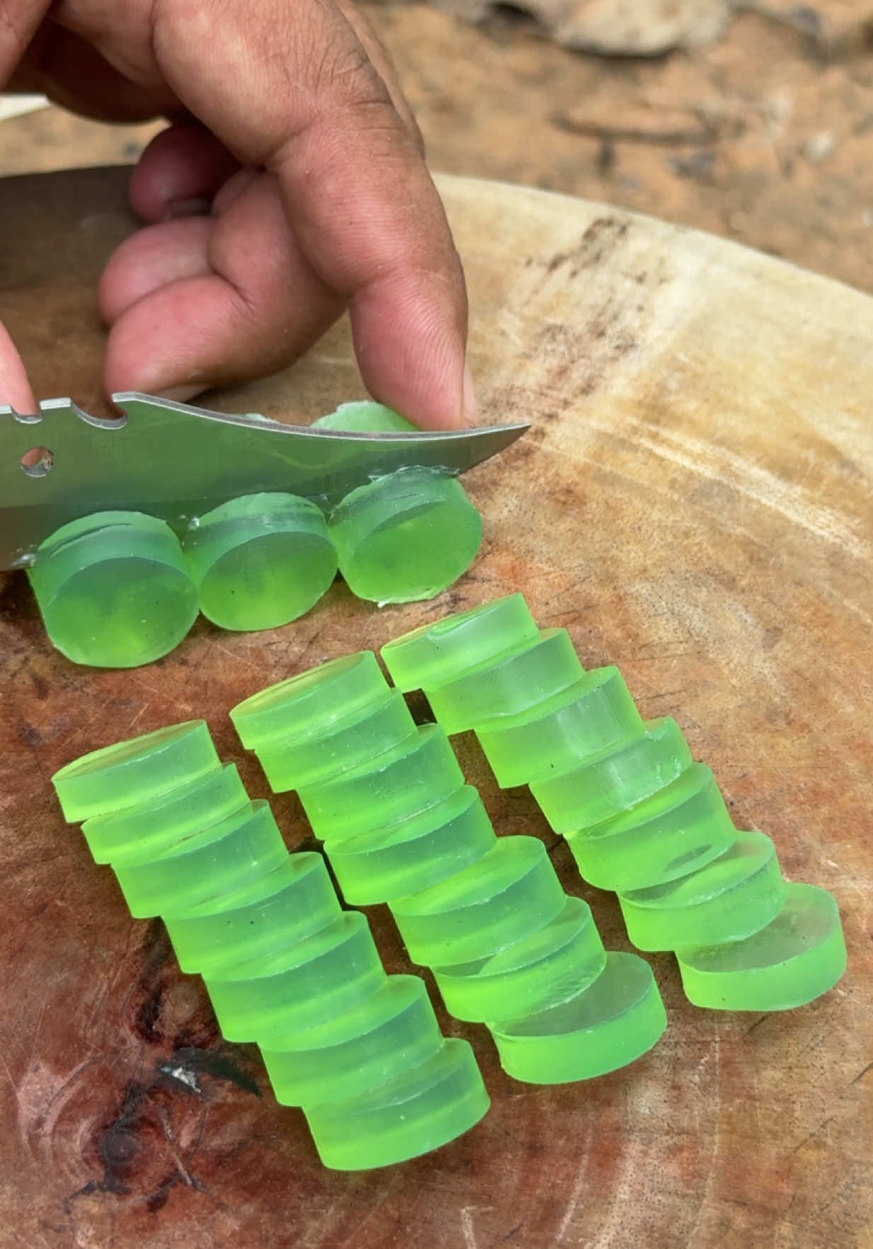 Survival Skills:The shows andUseful Save SOAP#Outdoors #bushcraft #camping #survival 