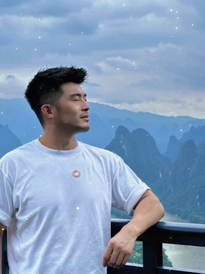 Giống như hoa dại, hãy học cách sinh tồn trong mọi hoàn cảnh khắc nghiệt nhất, ngay cả khi người đời cho rằng bạn không thể.