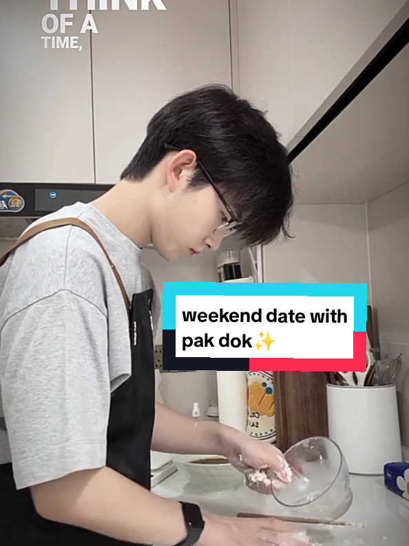 pak dok gk pernah tanya aku bisa masak atau enggak. the real gentleman 🥰. study date udh skr cooking date dlu♥️ #hellotalkfriends #languagepartner #pacarchina🇨🇳 #chineseboyfriend #gegechina🇨🇳 
