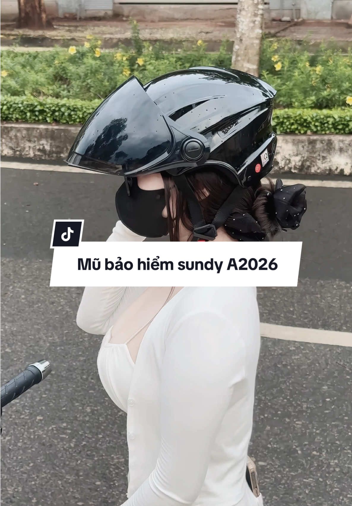 Mẫu đen bóng kính đen form đẹp quãii #sundy #mubaohiem #mubaohiemchinhhang #mubaohiemcokinh #xuhuong 