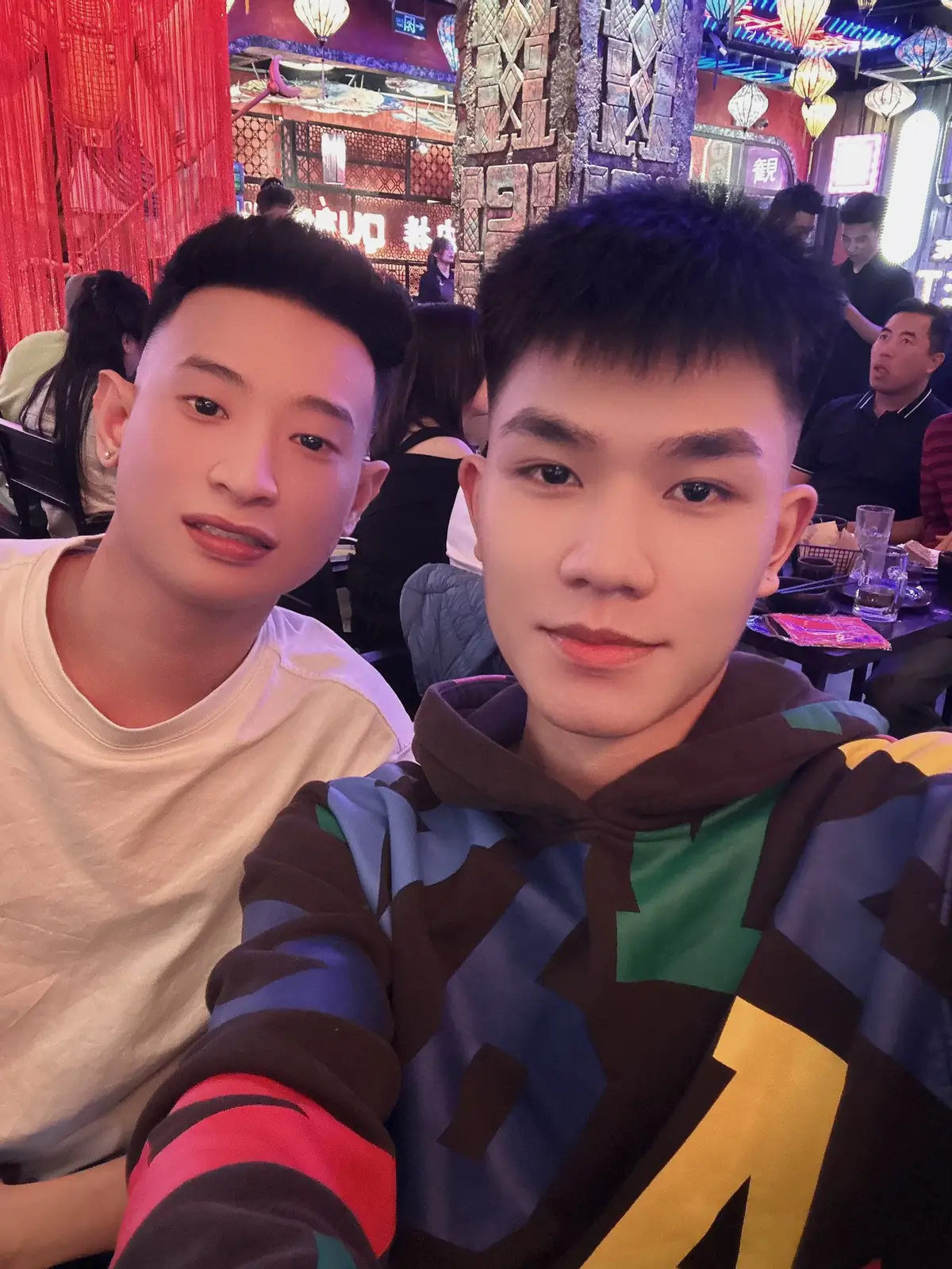 Gánh nặng của đàn ông là phải thật giàu. Gánh nặng của phụ nữ là phải làm sao tìm được người đàn ông đó 😊 #khanhsaker28 