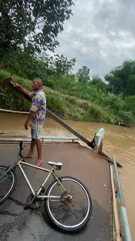 terjun bebas di tambangan pagak mlati mojo. Kronologi simak vidio ya bollo#radio andika ag243 kediri #kediri24jam #kediri #fyp 