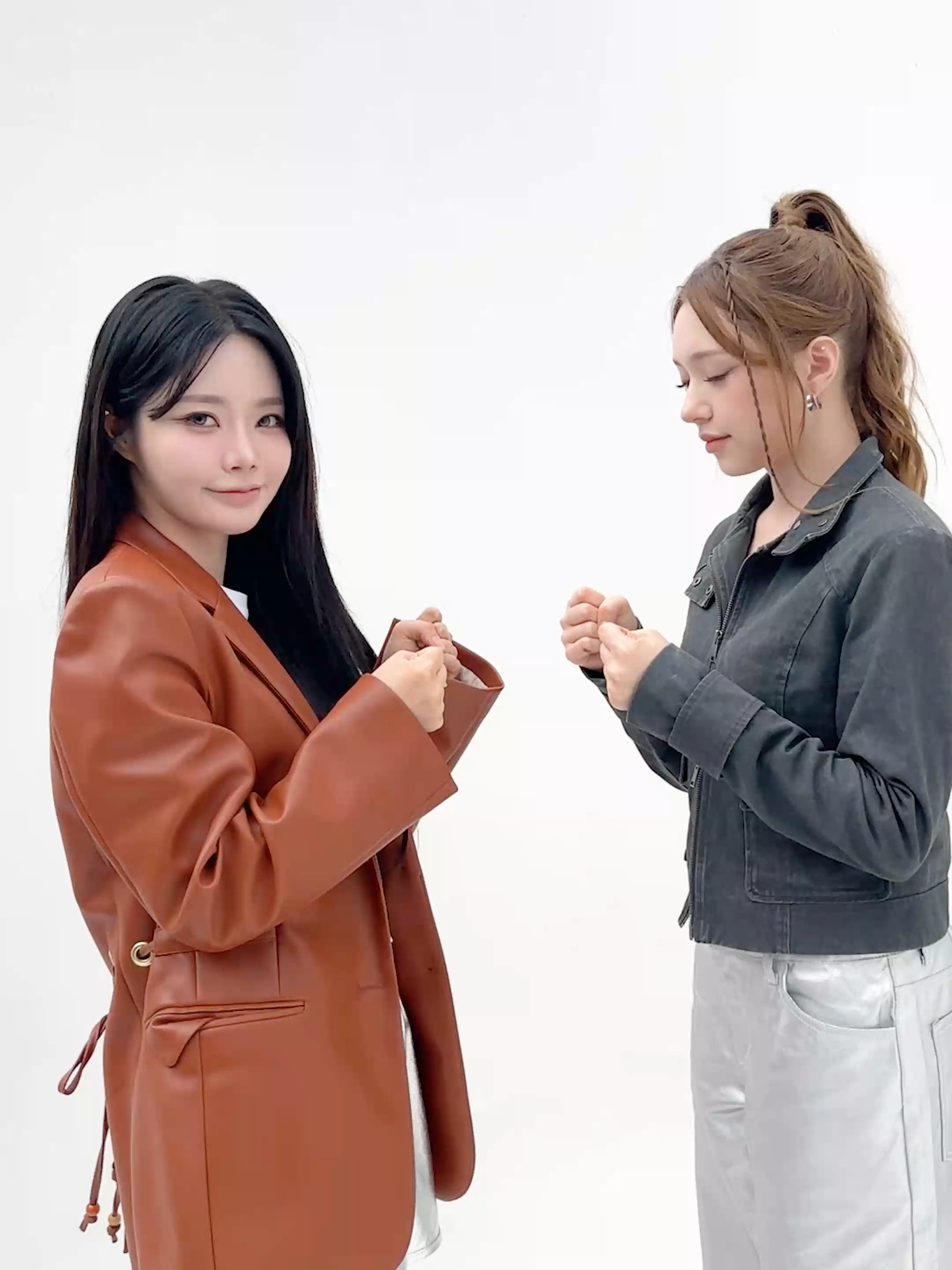 🦊 vs 🧸 #FIFTYFIFTY #피프티피프티 #KEENA #키나 #CHANELLEMOON #문샤넬 #가위바위보 #가위바위보_Challenge #EenyMeenyMinyMoe #TOOMUCH_Part1