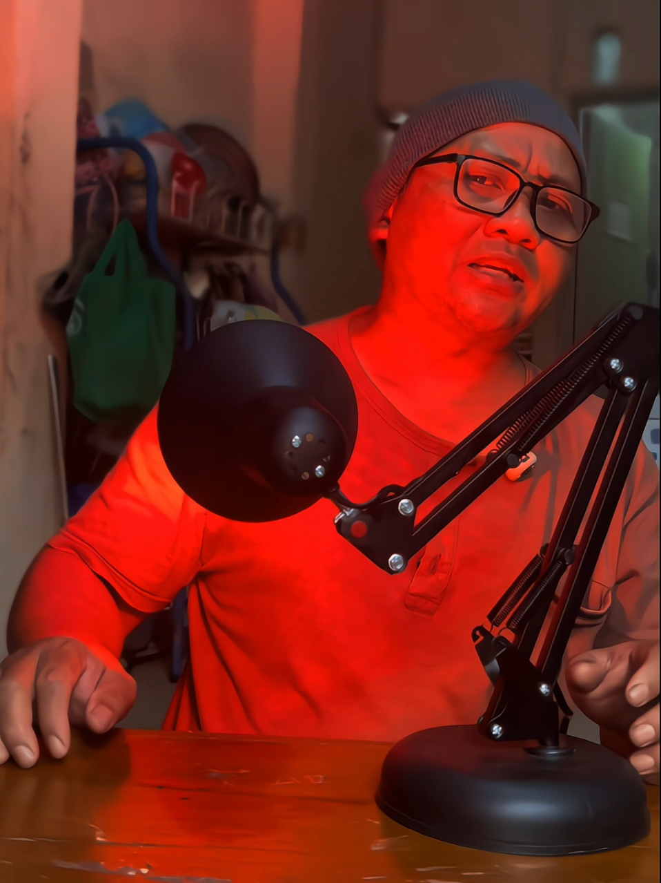 Membalas @jonsonml8526 Sangat membantu saraf kejepit diterapi paka lampu infrared ini