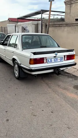 Box Saturday ✌🏾 #e30 #bmw #bmwmotorsport #bmwlife 