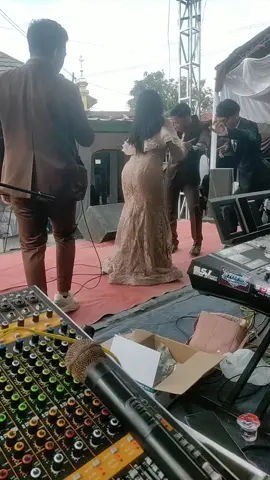 #R2Msoundtsystem #operatorsoundsystem #soundsysyemhajatan 