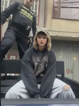 Taylor Swift capturada en Colombia #taylorswift #fyp #viral #colombia #swifties 