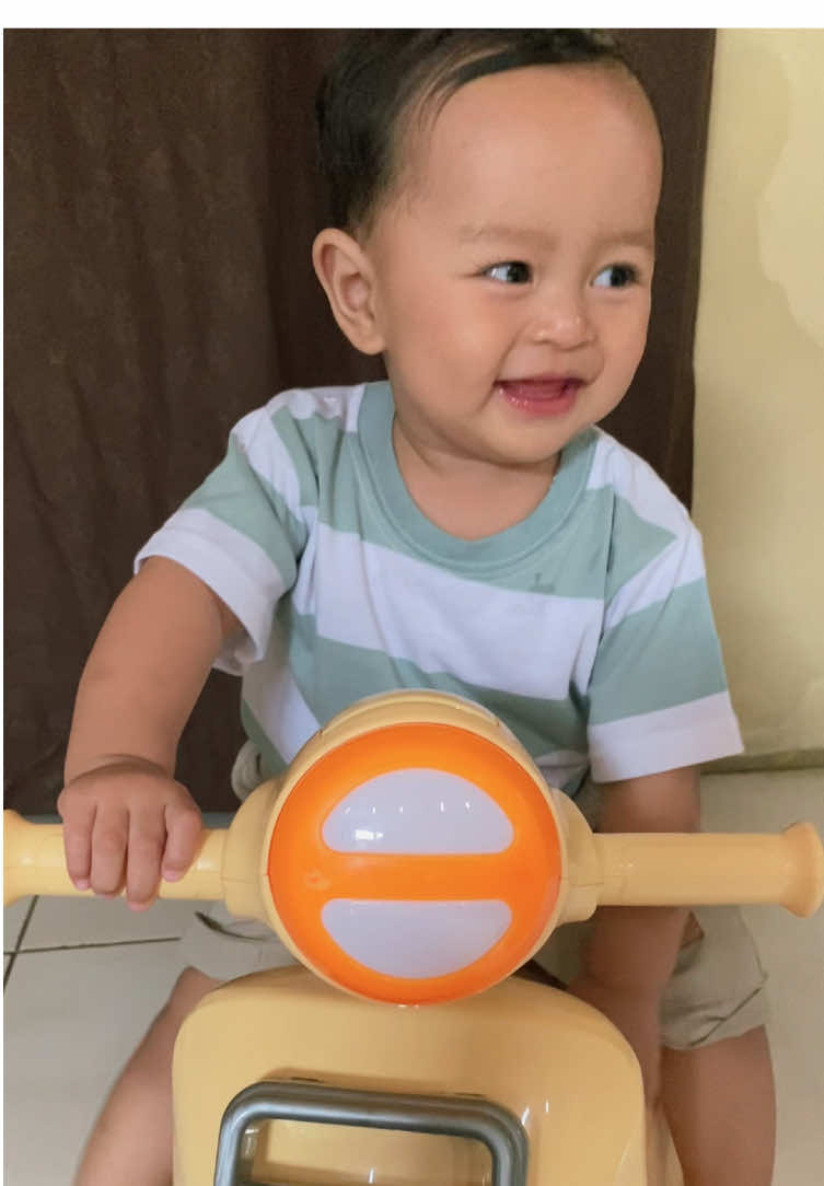 masyaAllah, bayi 10 bulan udah bisa main motor