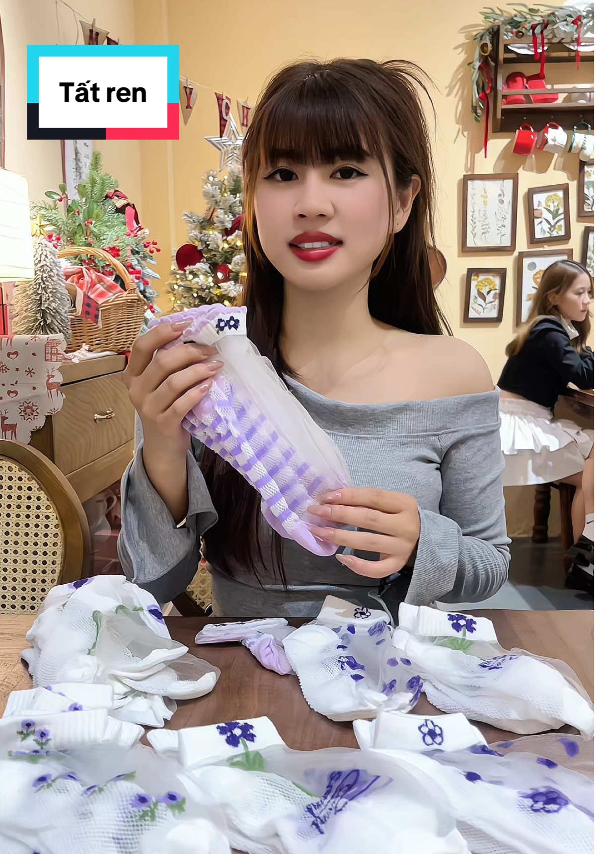 Tất ren mỏng phối màu xinh 👉#tatren #tất #tấtnữ 