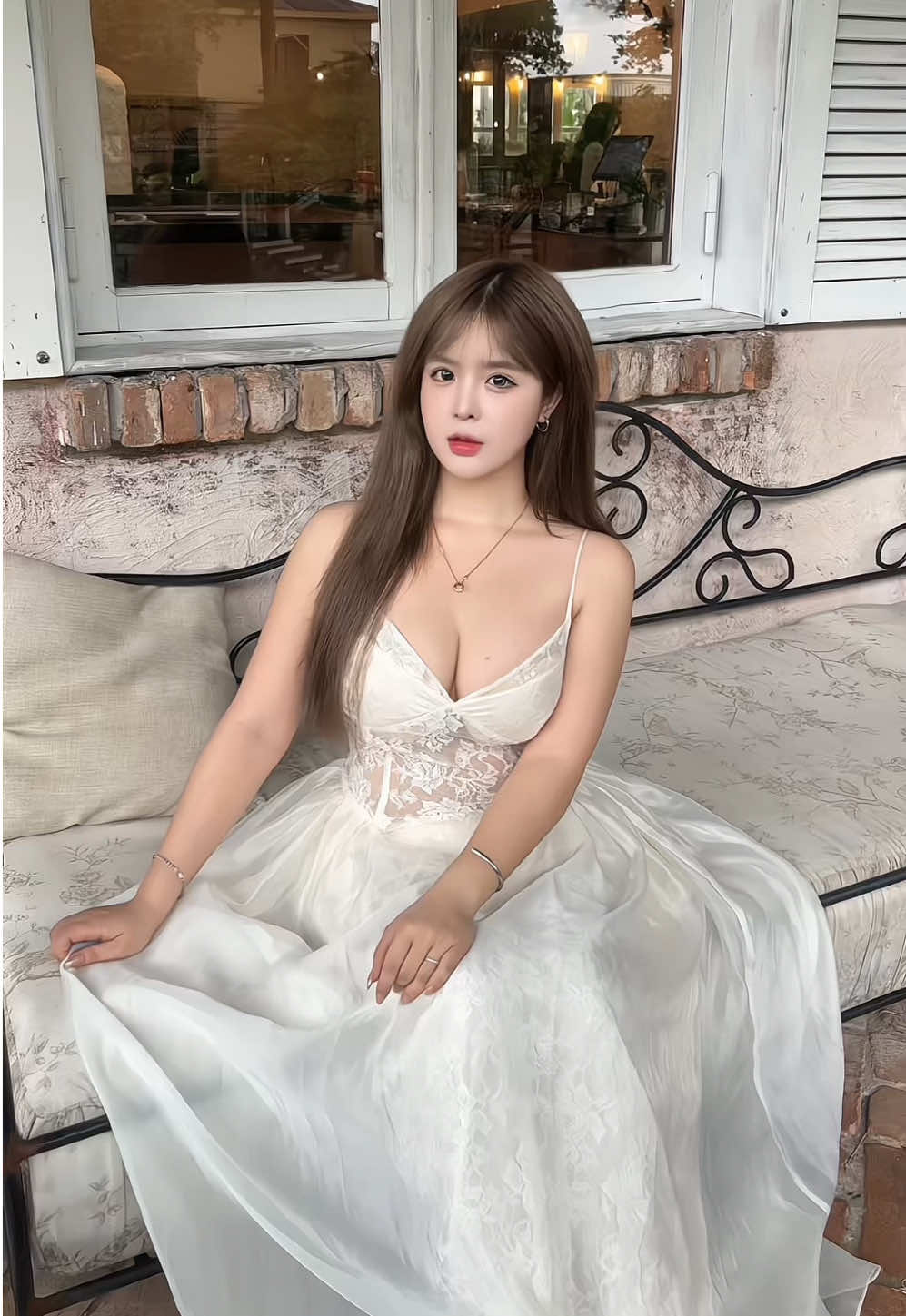 nay mặc váy xíu nhaa