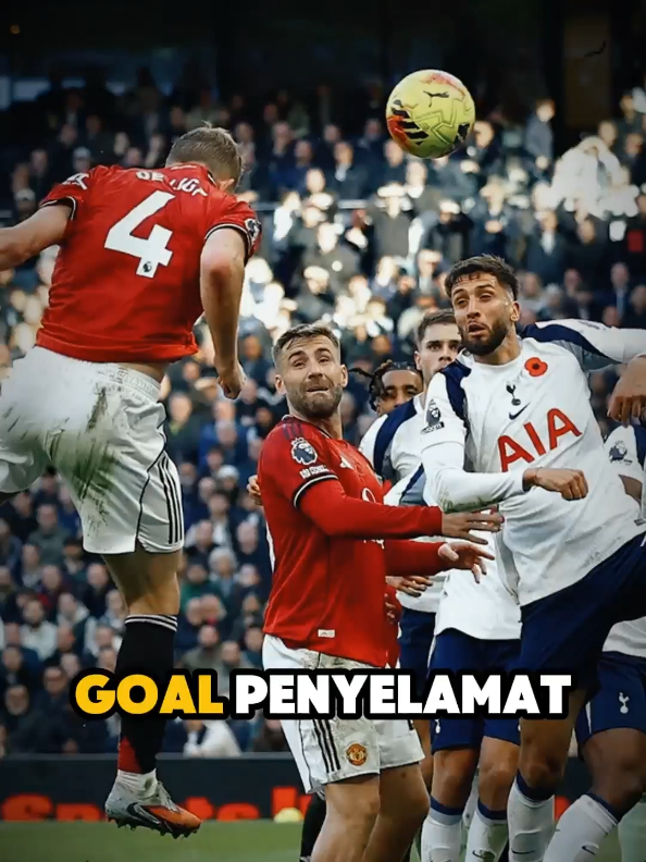 10 Pemain MU tahan imbang Tottenham dalam lanjutan Liga Inggris. Manchester United sempat unggul duluan melalui Bryan Mbeumo tapi Tottenham berhasil membalikan keadaan saat Matthys Tell dan Richarlison berhasil cetak goal. Beruntung Matthijs De Ligt cetak goal menjelang laga usai yang membuat skor imbang 2 - 2. #mu #tottenham #tottenhamvsmu #richarlison #deligt 
