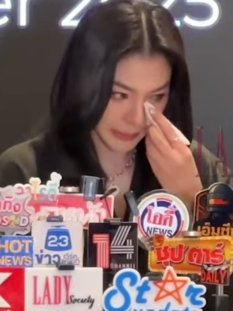 my heart can't take it when I see her crying😭 #FayePeraya #faye_malisorn #fyp #yo_vy #fayeperaya 