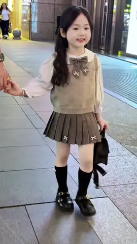 Sét váy bé gái#thinhhanhxuhuong #boquanaobegai #quanaotreem #quanaobegai #babygirrl💜 