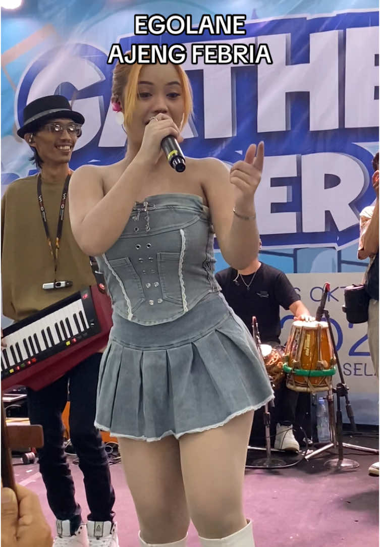 Ora ajeng ora apa ?  #purwokerto #konserpurwokerto #ajengfebria #biduan #biduandangdut #biduancantik #fyp #yourpage 