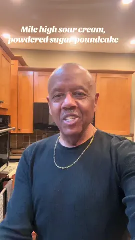 Mile high sour cream, powdered sugar, instead of granulated  sugar poundcake ##foryou##tiktokbakery##cakesoftiktok##poundcake##SourCreamPoundcake