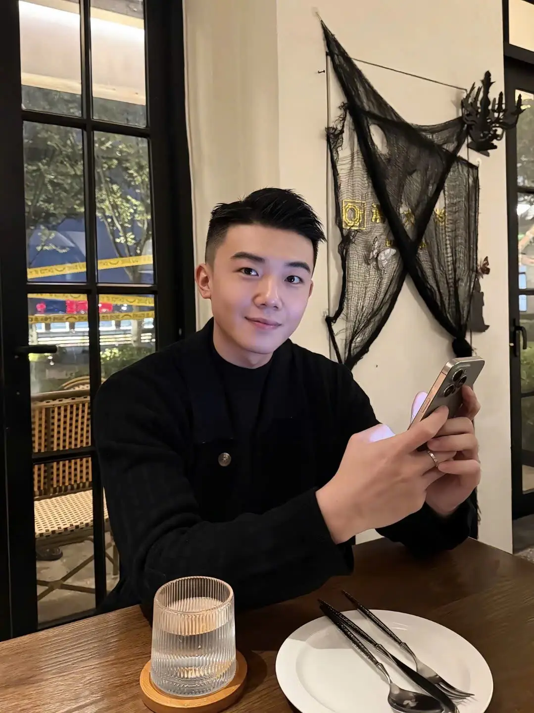 后来我们拥有了一切，唯独没有了我们自己!! #fashion 