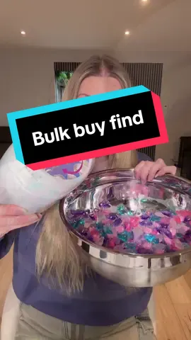 200 laundry pods for a bargain price?! This bulk buy is such a money saver and perfect for families. Fresh clothes for months at a time 👕 #BlackFriday #TikTokMadeMeBuyIt #bulkbuy #CleanTok 