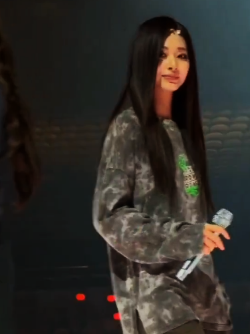 25/11/09 | TWICE < THISISFOR > WORLD TOUR IN MELBOURNE 🇦🇺 day 2   #TZUYU #子瑜 #쯔위  #ツウィ #จื่อวี  #TWICE #트와이스 #melbourne #fyp #australia 